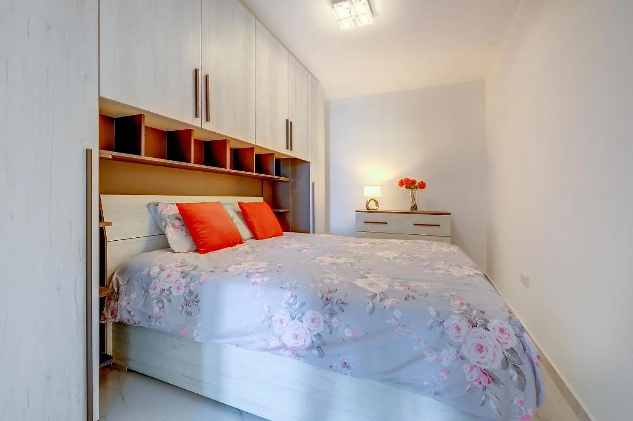 Deluxe 2Br Apartment In Central St Julians Saint Julian's
