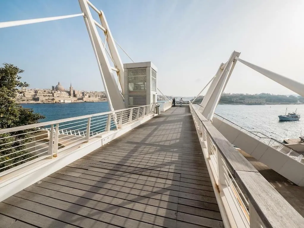 Deluxe 2Br Apartment In Central St Julians Saint Julian's